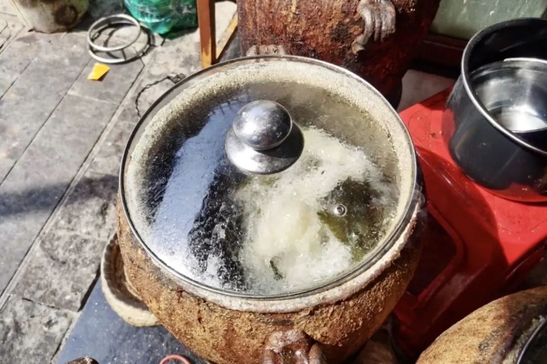 DƬ
